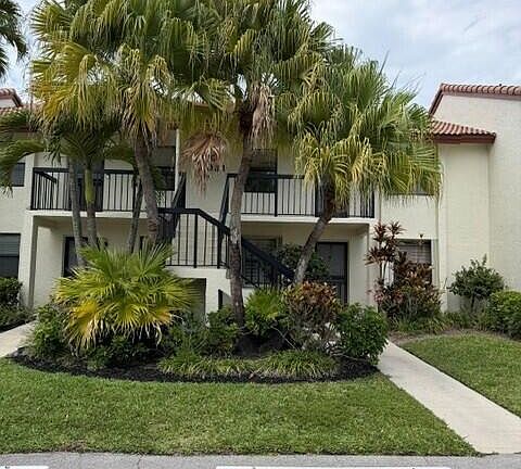 4th image of 22088 Palms Way #204