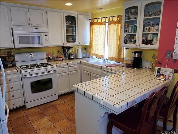 3rd image of 20737 Roscoe Blvd Unit 504