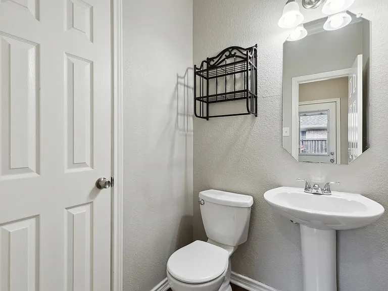 2817 Elmridge Dr — Photo 5