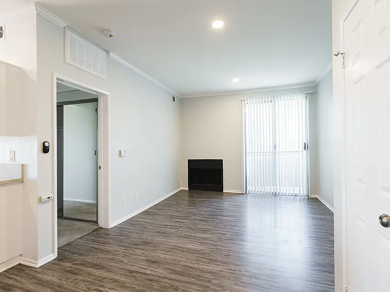 14900 Moorpark Street — Photo 47