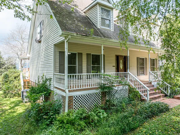 316 John St, Marion, VA 24354