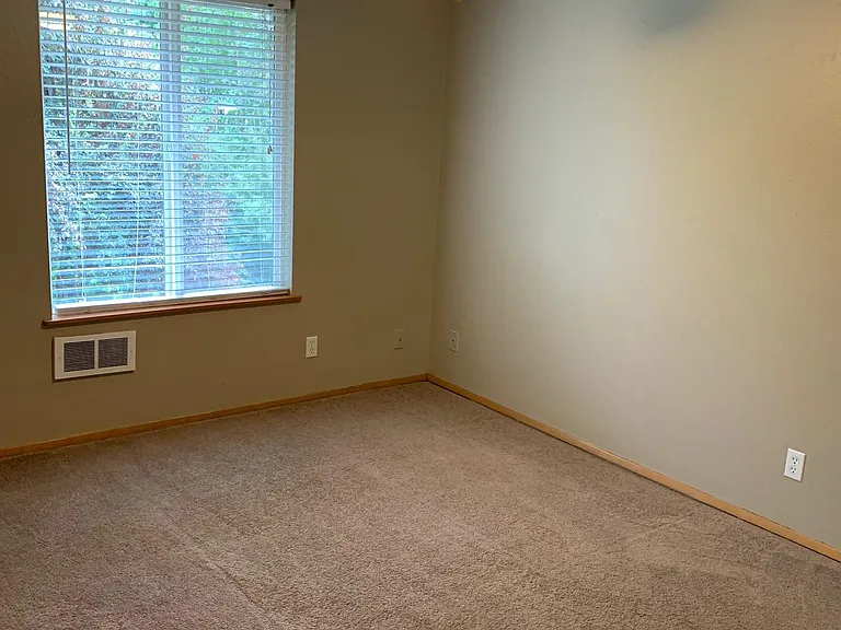 12504 SW Karen St #2 — Photo 10