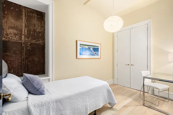 Sold by Compass | media 9