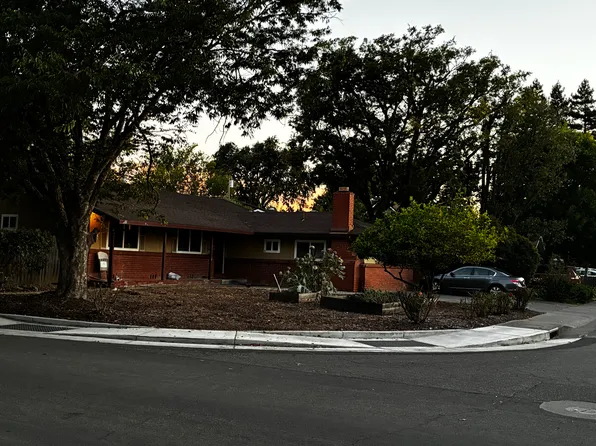 2528 Bates Dr, Davis, CA 95618