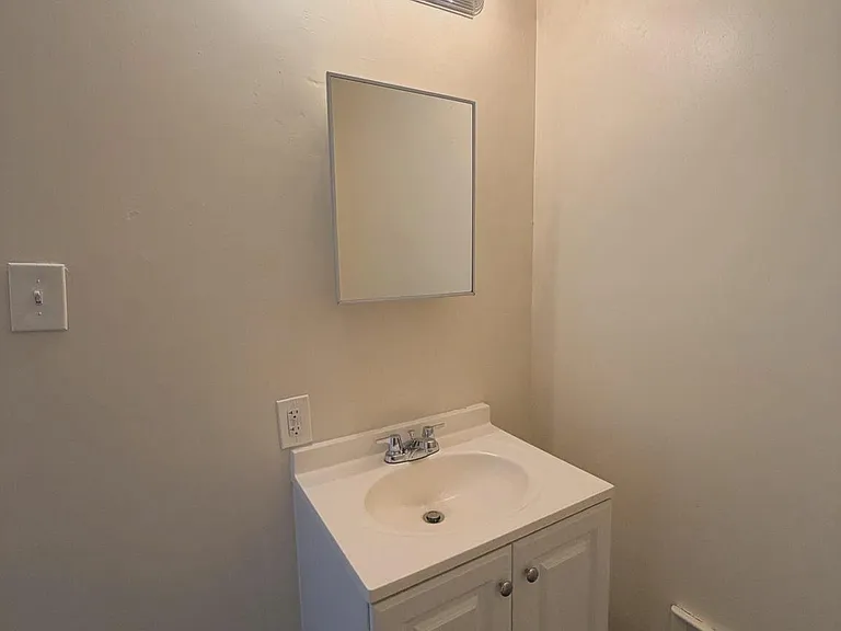 64 W Antietam St #12 — Photo 11