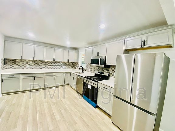 4th image of 145 Kirby St
