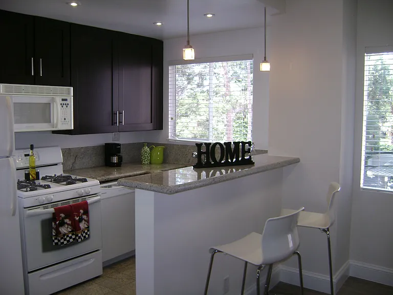 310 Light and bright kitchen
