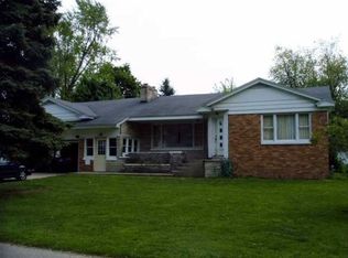 742 Plainfield Ave, Zeeland, MI 49464