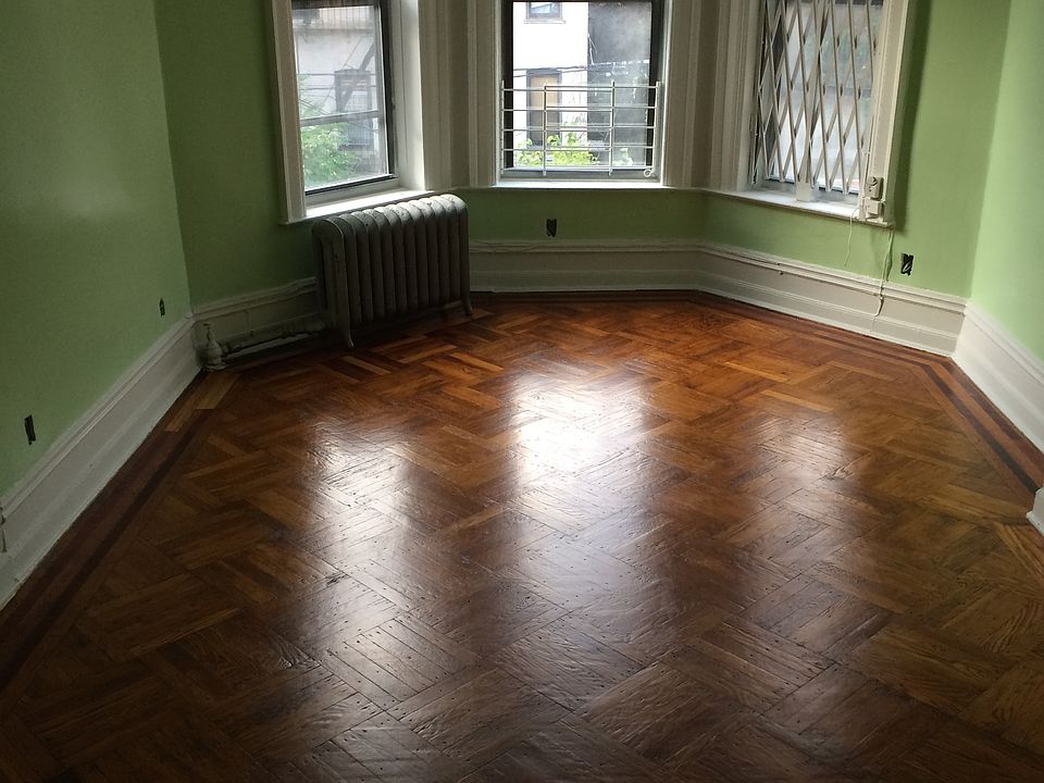 2nd image of 672 Park Pl #3