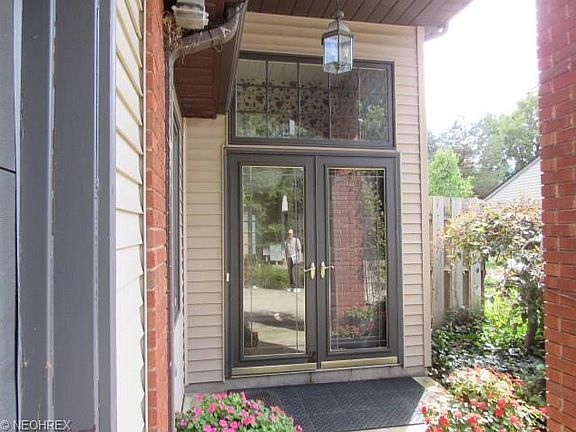 3rd image of 5230 Parkhurst Dr