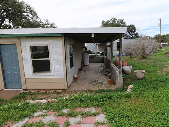 4th image of 703 E Avenue G