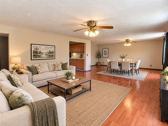 4th image of 3605 Ruby Dr