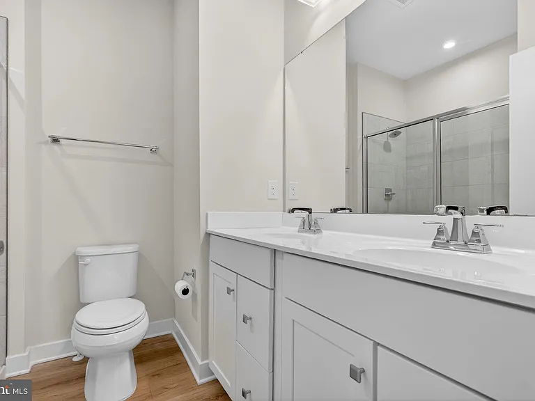 54 Sidney Ln — Photo 28