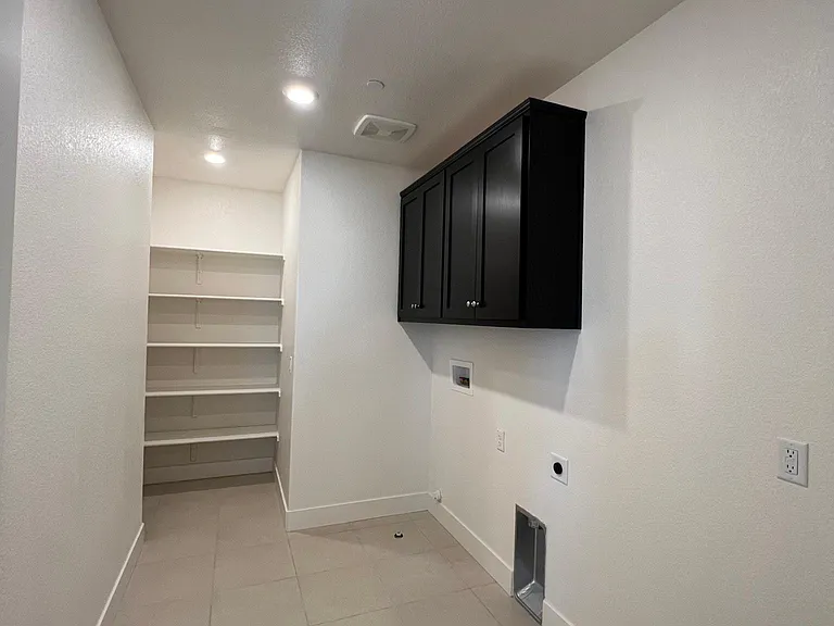 2466 Elan Dr — Photo 14