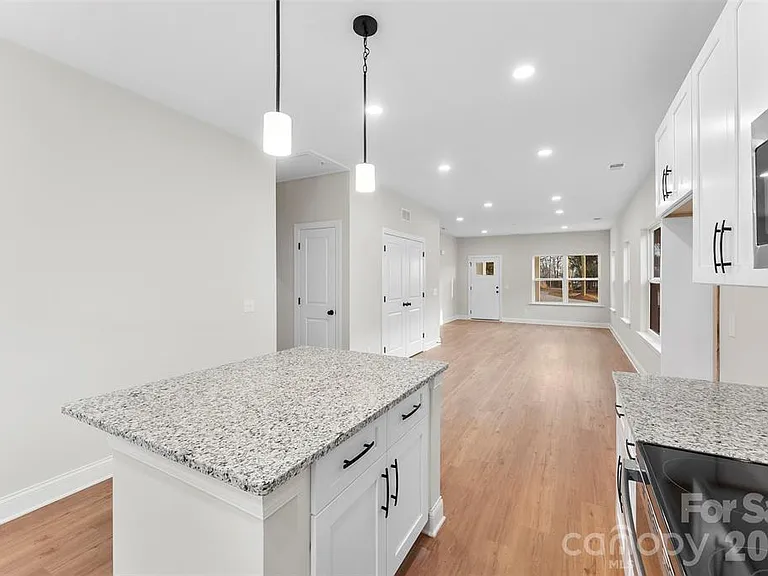 1558 7th Avenue Dr SW — Photo 14