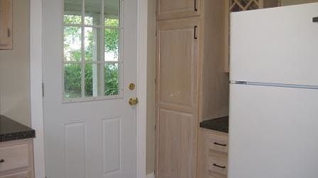 4th image of 215 Cereal Ave