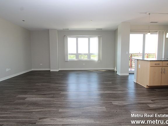 3rd image of 1209 W Arthur Ave #602