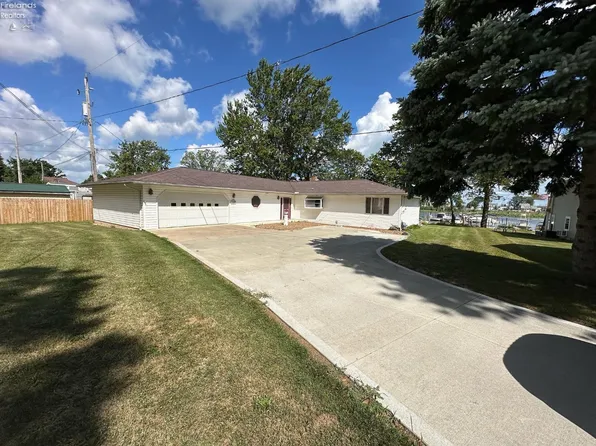 7939 E Riedmaier Dr, Lakeside Marblehead, OH 43440