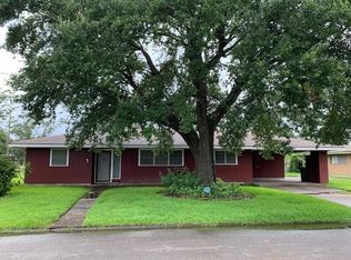 7 Inwood Dr #A, Orange, TX 77630
