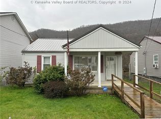 3132 Maple St, Belle, WV 25015
