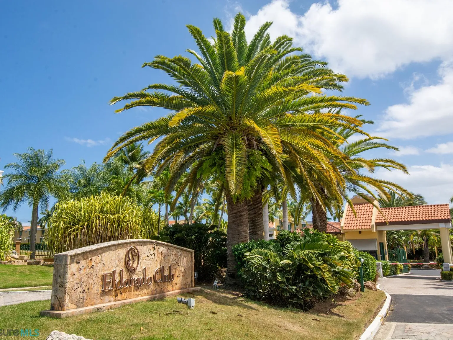 El Dorado Club (Condominio) — Photo 4