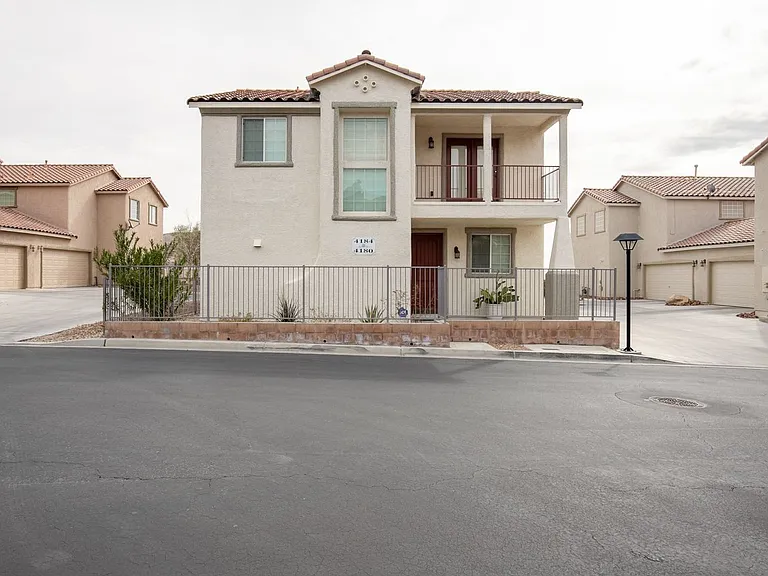 4184 Swept Plains St — Photo 31
