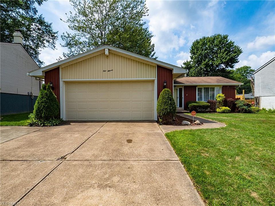 1st image of 111 Dorset Ct