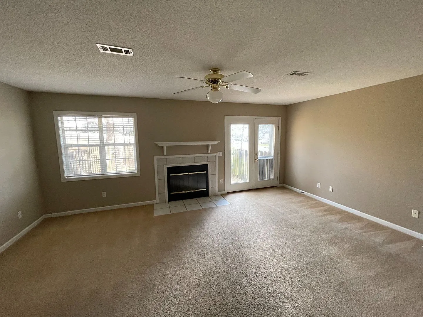 Briarwood West Full Paint Fireplace!! — Photo 4