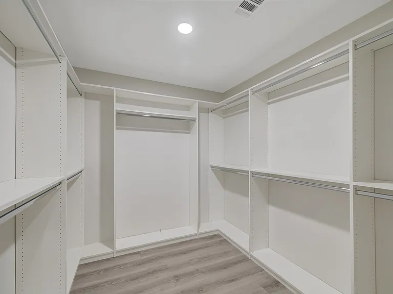 3120 Siena Cir — Photo 29