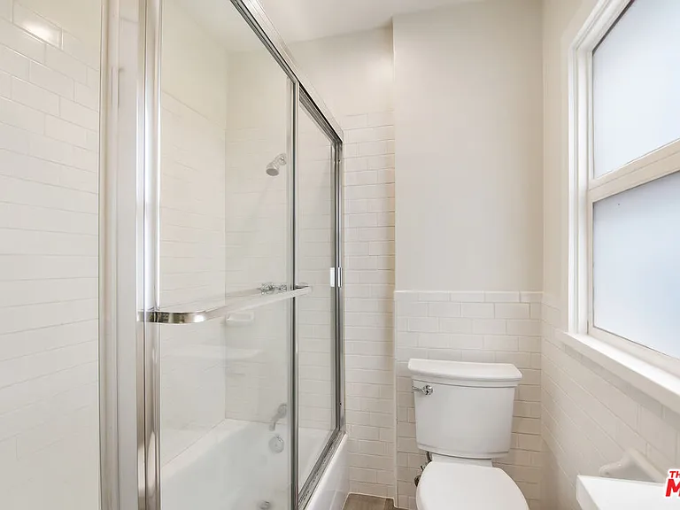 937 N Beverly Glen Blvd — Photo 6