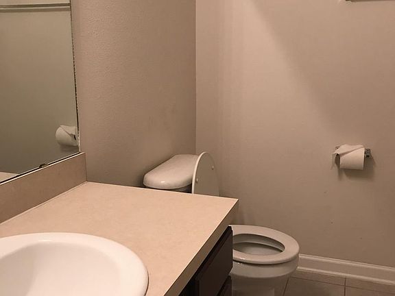5th image of 4920 Key Lime Dr Unit 105