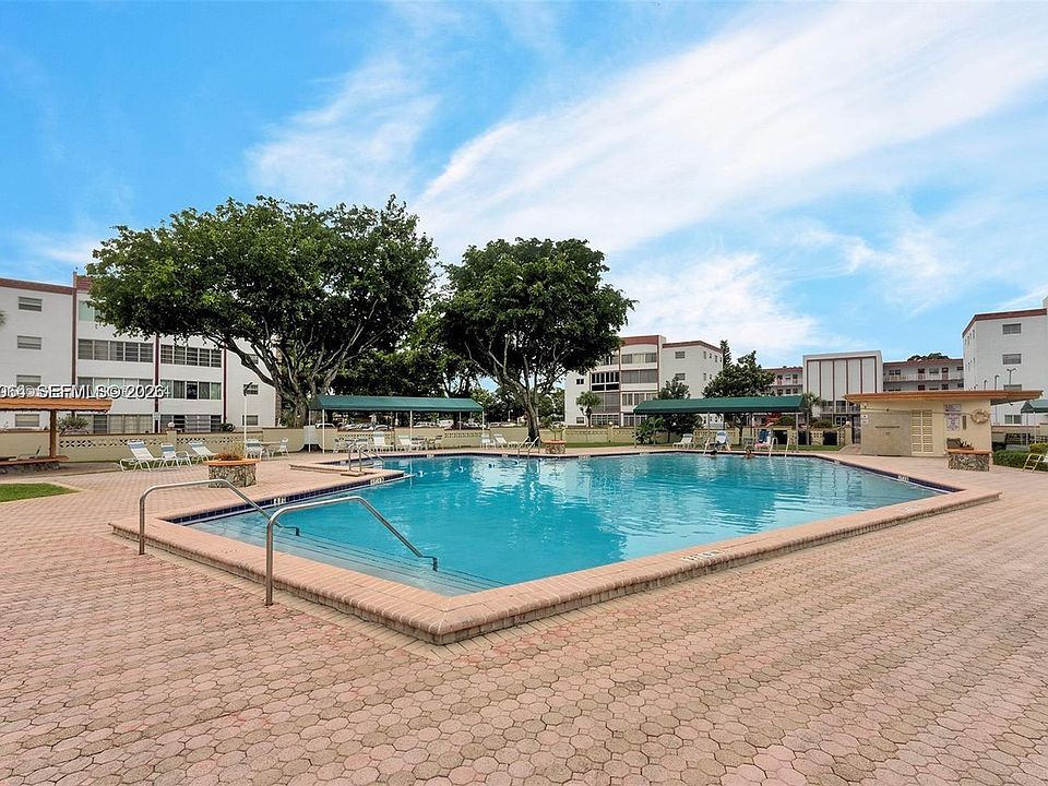 1st image of 4270 NW 40th St APT 201