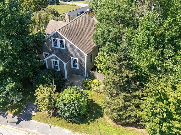 3rd image of 364 Alden Rd