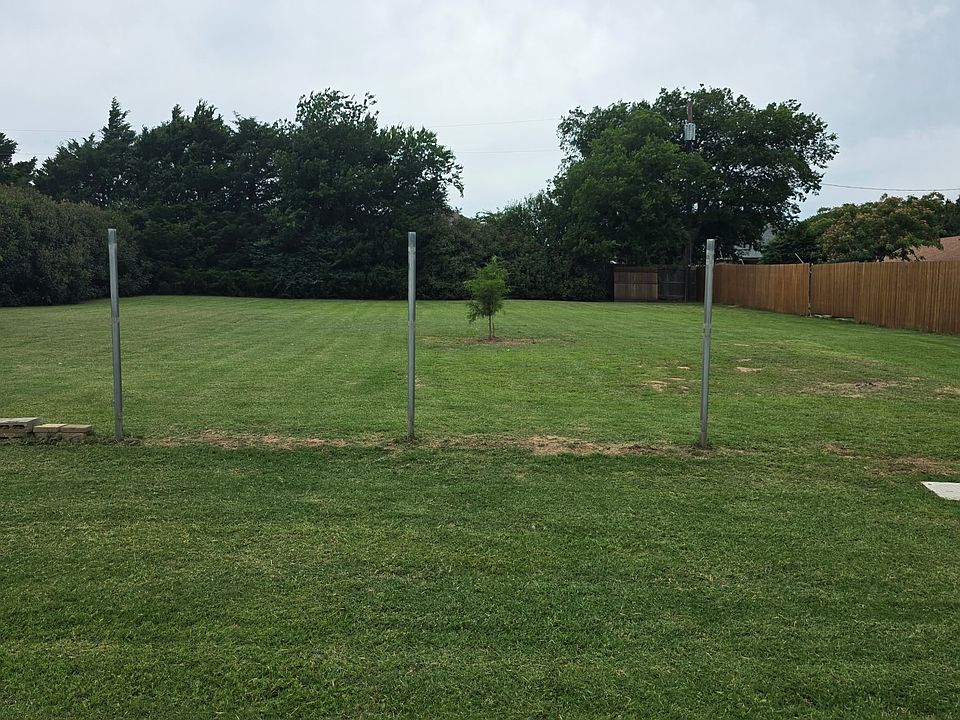 1st image of 306 Brookfield Dr