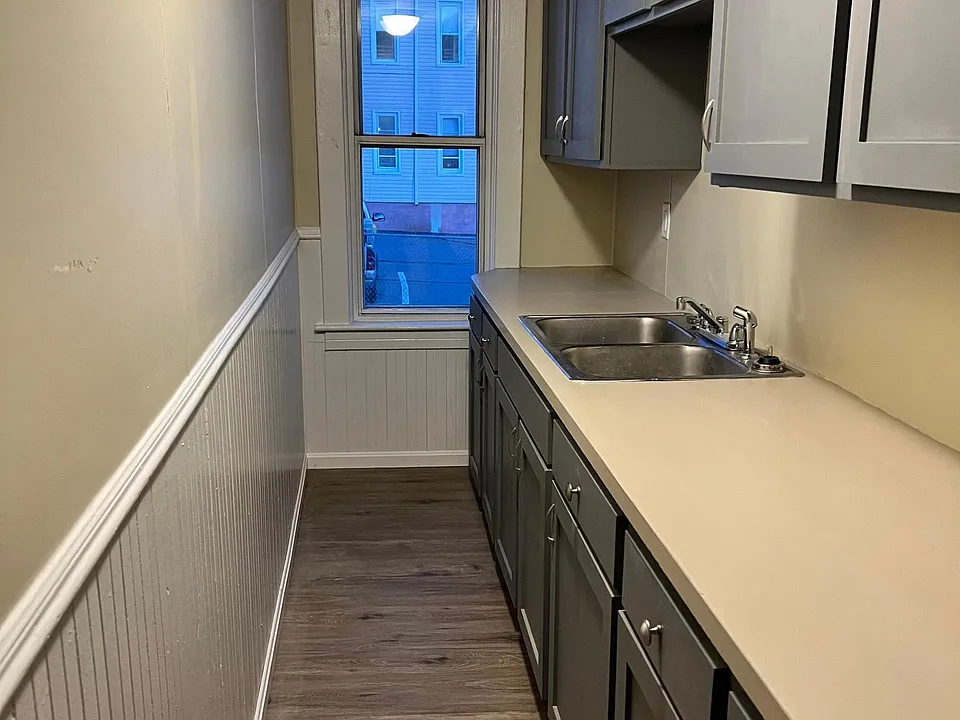165 Robeson St #2