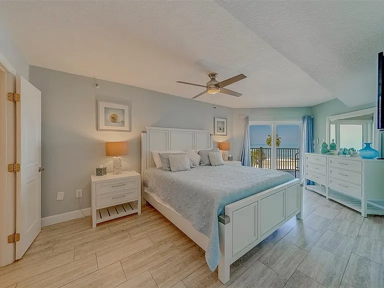 17980 Gulf Blvd #402 — Photo 21