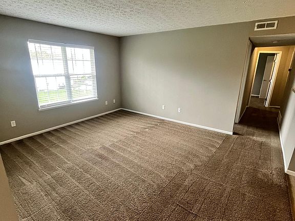 2nd image of 5387 Emerald Lakes Blvd