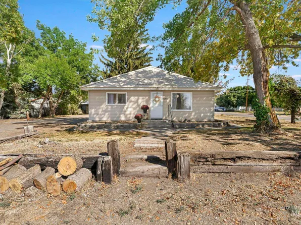 486 4th Ave E, Wendell, ID 83355