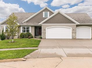 1915 Meadowhill Pl, Ely, IA 52227