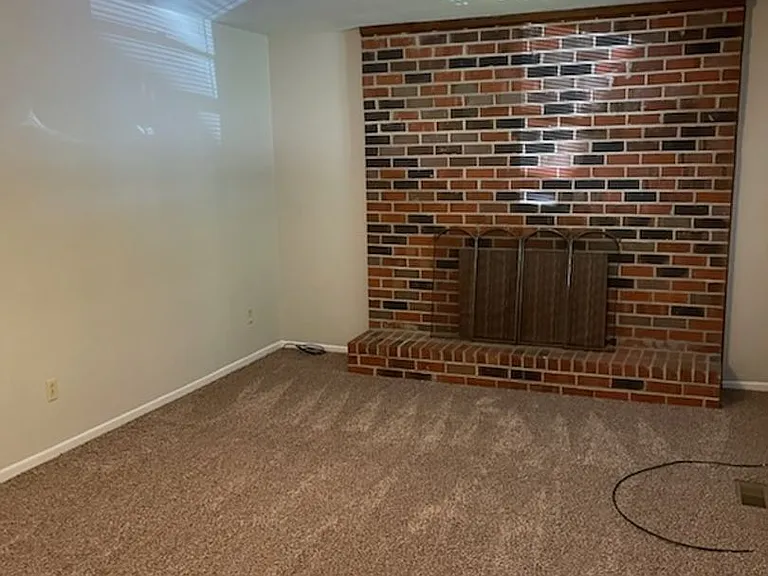 1535 Jordan Ave NW — Photo 9