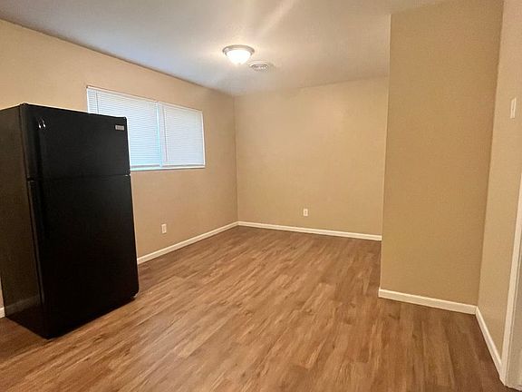 2nd image of 619 W 14th St #1B-1Ba-727Sqft