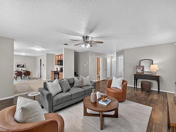 3rd image of 2037 Bliss Rd