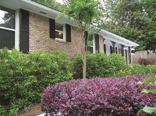 95 Landsdowne Dr, Sandy Springs, GA 30328