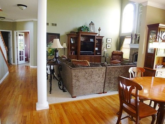 4th image of 415 Deerfield Dr