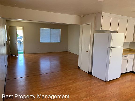 3rd image of 504 W 10th St #B