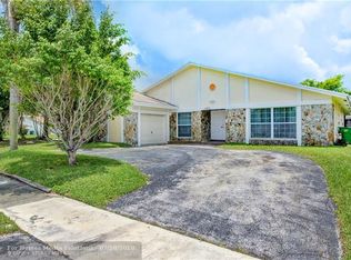 7370 NW 38th Ct, Lauderhill, FL 33319