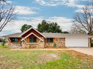 701 Oakwood Ave, Hurst, TX 76053
