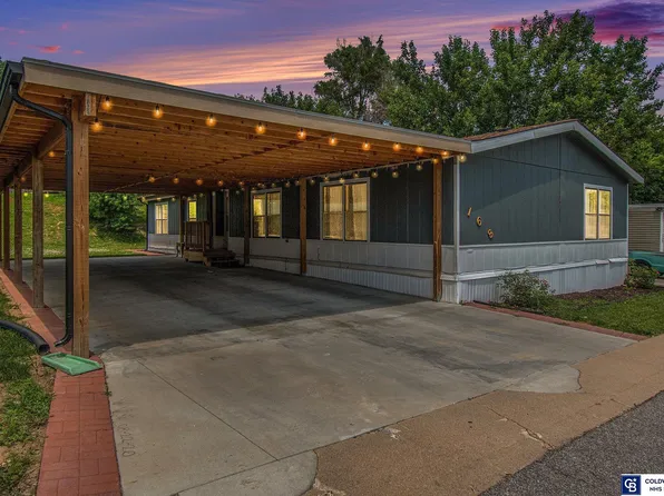 12826 Glenvale Plz, Omaha, NE 68164