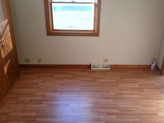 2nd image of 221 Smith St