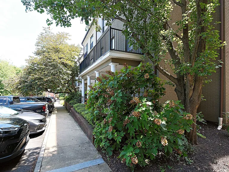 745 Walker Sq #3D — Photo 2
